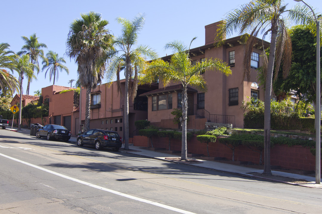 237 W Laurel St in San Diego, CA - Foto de edificio