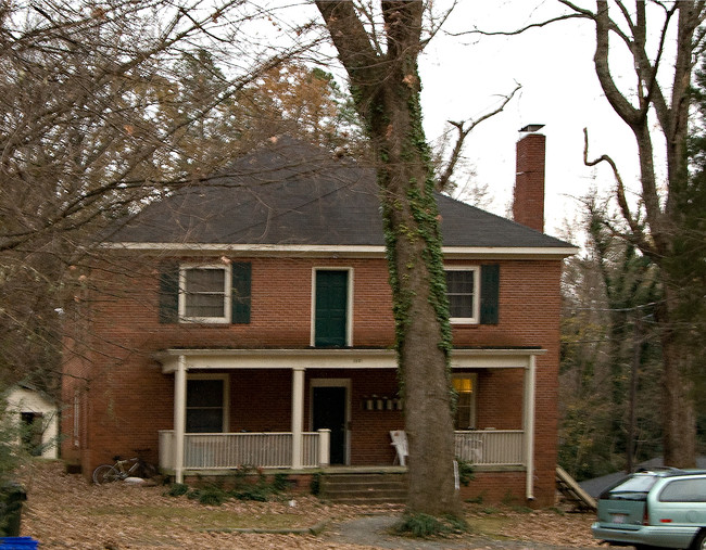 317 Mccauley St in Chapel Hill, NC - Building Photo - Building Photo