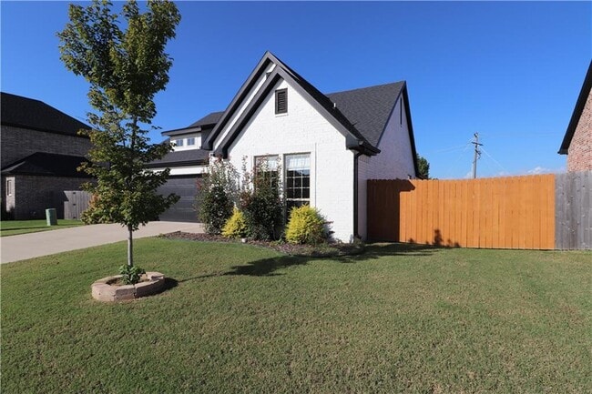 705 Cannon Cv in Cave Springs, AR - Building Photo - Building Photo