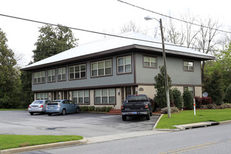 Magnolia Village in Statesboro, GA - Foto de edificio - Building Photo