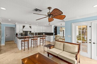 2144 Henley Pl in Wellington, FL - Foto de edificio - Building Photo