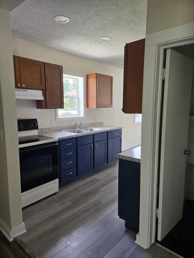 826 Clayton St in Lansing, MI - Building Photo - Building Photo
