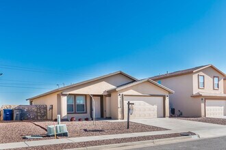 10712 Blue Sage Cir in El Paso, TX - Building Photo - Building Photo