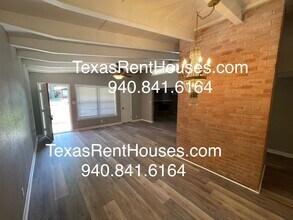 4702 Florist St in Wichita Falls, TX - Building Photo - Building Photo