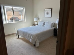 California Grand Manor Senior Apartments in Atascadero, CA - Building Photo - Building Photo