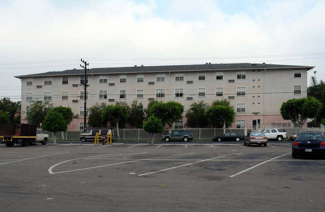 Telacu Terrace in Hawthorne, CA - Foto de edificio - Building Photo