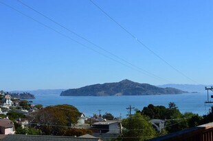 25-25 Crescent Ave in Sausalito, CA - Building Photo