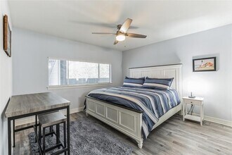 12500 Melville Dr in Montgomery, TX - Foto de edificio - Building Photo