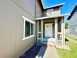 2103 Yellowstone St in Ellensburg, WA - Building Photo - Building Photo
