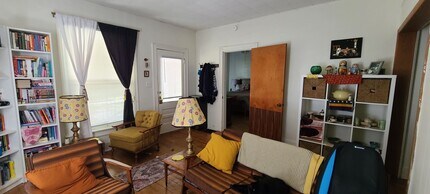 1104 N Woodburn Ave in Bloomington, IN - Building Photo - Building Photo