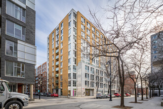 Le District in Montréal, QC - Building Photo - Building Photo