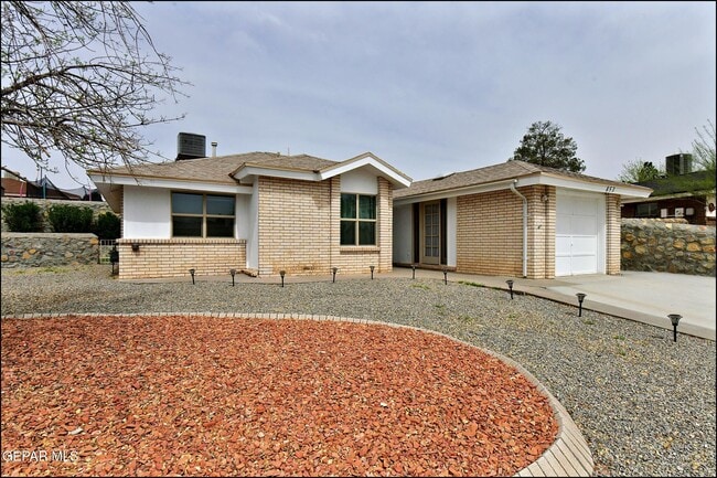 853 Nita Fay Dr in El Paso, TX - Building Photo - Building Photo