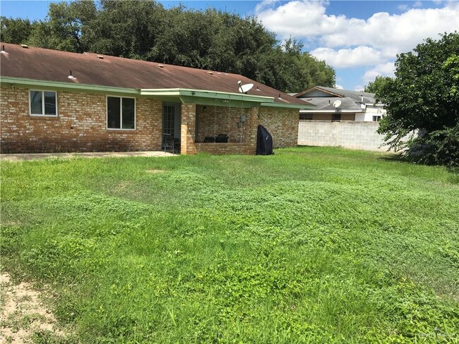 5708 N Broadway St in McAllen, TX - Building Photo - Building Photo