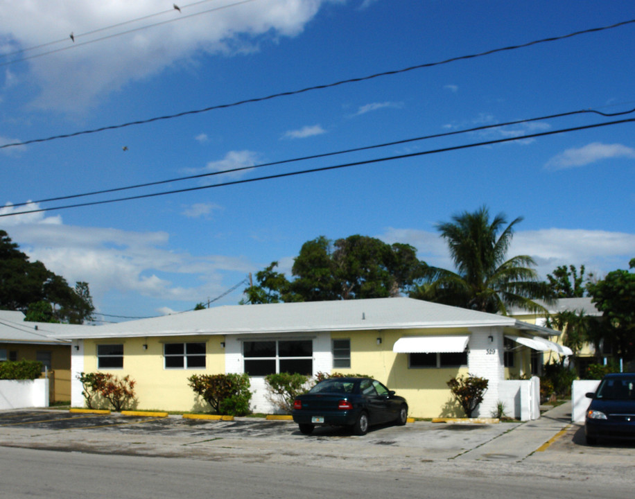 329 NE 2nd St in Hallandale Beach, FL - Building Photo