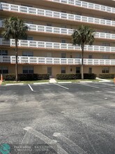 301 SE 3rd St in Dania Beach, FL - Foto de edificio - Building Photo