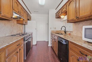 4625 Parkoaks Dr in Baton Rouge, LA - Building Photo