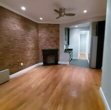 W. 97th St, Riverside Dr, Unit 5 in New York, NY - Building Photo - Building Photo