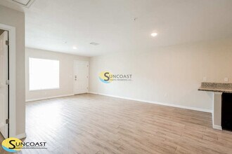 9223 N Mendoza Way in Citrus Springs, FL - Building Photo - Building Photo