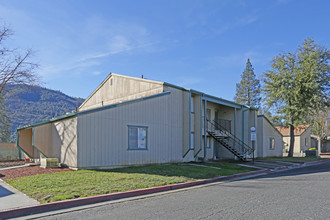 Valley Oaks in Oakhurst, CA - Building Photo - Building Photo