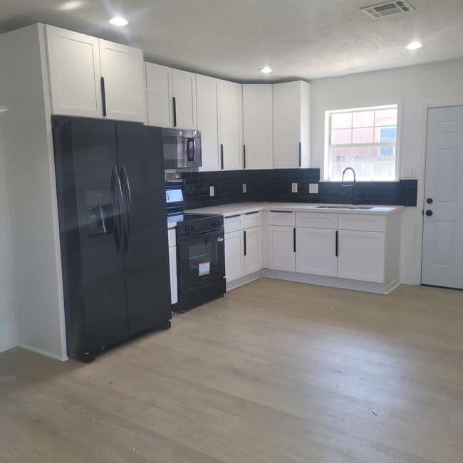 8830 Stroelitz St in New Orleans, LA - Building Photo - Building Photo