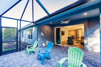 11752 Solano Dr in Ft. Myers, FL - Foto de edificio - Building Photo