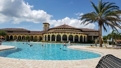 20270 Lagente Cir in Venice, FL - Building Photo - Building Photo