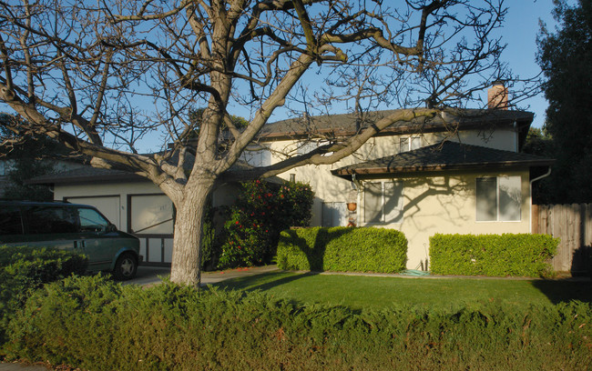 435-437 S Pastoria Ave in Sunnyvale, CA - Foto de edificio - Building Photo