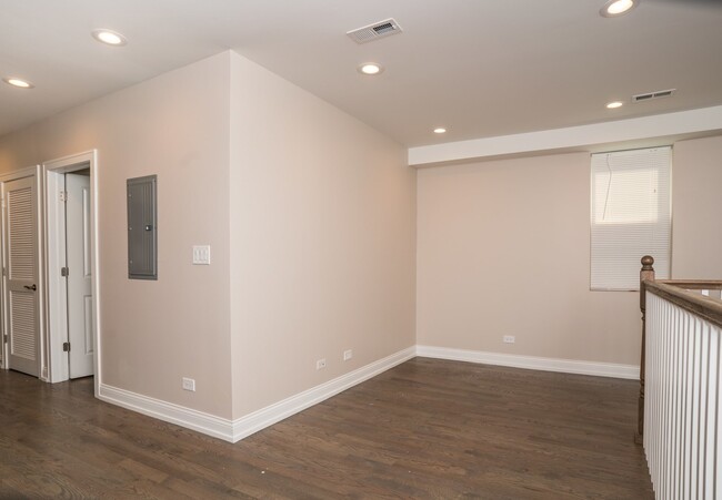 2135 W 19th St in Chicago, IL - Building Photo - Building Photo