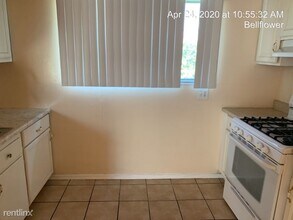15627 Clark Ave in Bellflower, CA - Foto de edificio - Building Photo