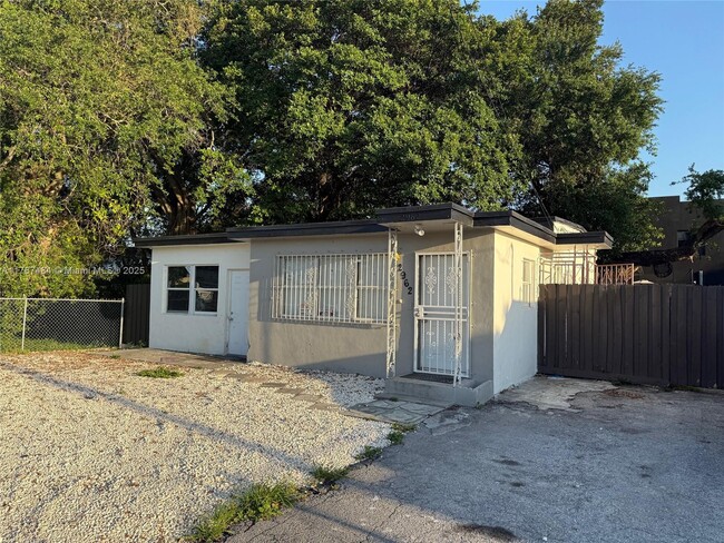 property at 2962 NW 46th St