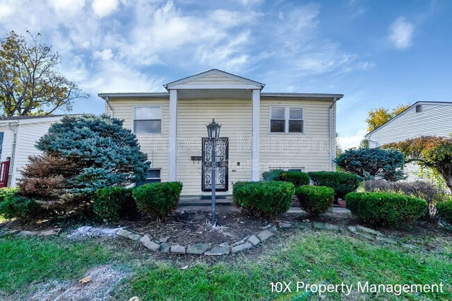 property at 907 Higbee Dr N