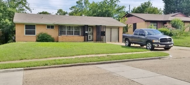 514 Highfall Dr in Dallas, TX - Building Photo - Building Photo