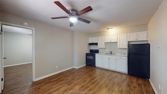 500 Foch St, Unit 13 in Bryan, TX - Foto de edificio - Building Photo