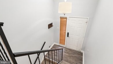 2017 Headlands Cir in Reston, VA - Building Photo - Building Photo