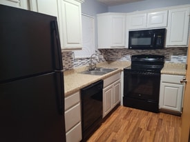 73 BB Way in Hurricane, WV - Building Photo