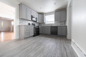 358 E Spring Ave in Ardmore, PA - Building Photo - Building Photo