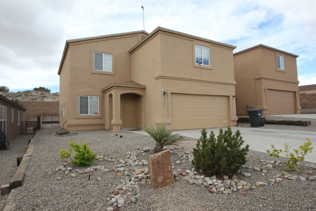 1704 Sierra Norte Loop NE in Rio Rancho, NM - Building Photo