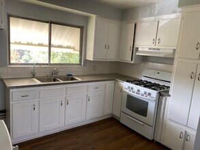 7137 Bellaire Ave, Unit #4 in North Hollywood, CA - Building Photo - Building Photo