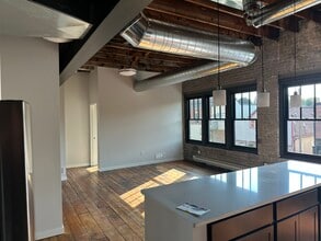 The Shop Lofts in Stoughton, WI - Foto de edificio - Building Photo