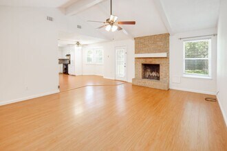 AUGUST PRE-LEASE! Spacious 3 Bedroom 2 Bathroom House on Corner Lot in College Station, TX - Building Photo - Building Photo