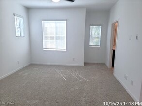965 Nevada State Dr in Henderson, NV - Building Photo - Building Photo