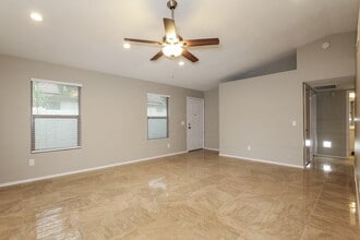 4758 W Escuda Dr in Glendale, AZ - Foto de edificio - Building Photo