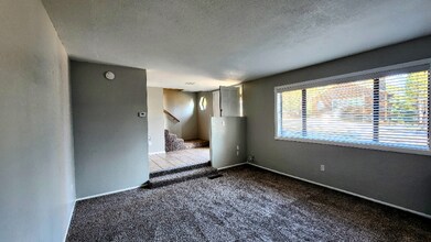 30846 Live Oak Dr in Running Springs, CA - Building Photo - Building Photo