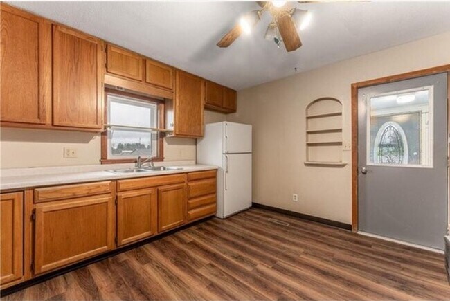 129 N Boyd St in Boyd, WI - Building Photo - Building Photo