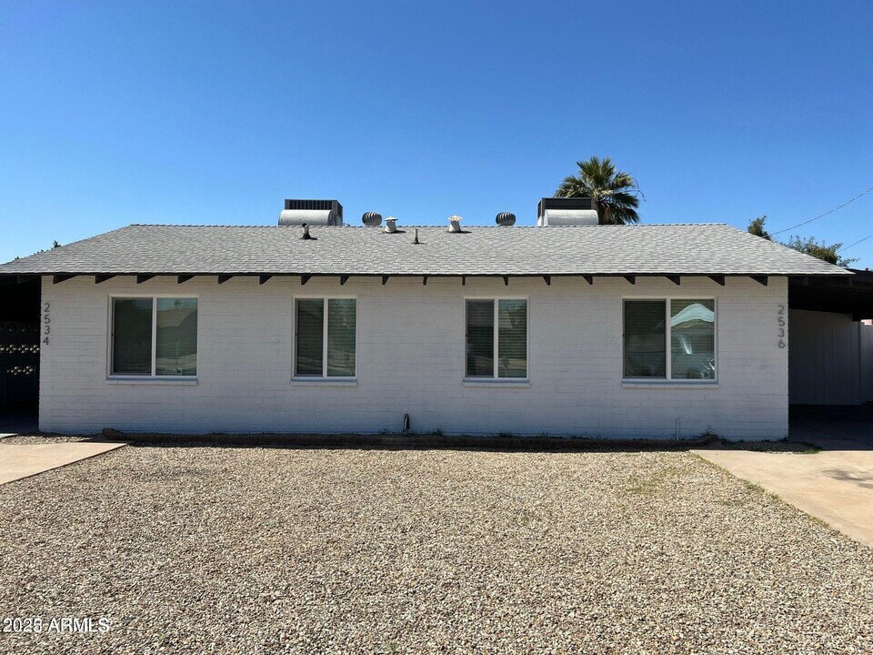 2536 N 28th St in Phoenix, AZ - Building Photo