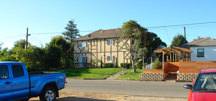 St Malo Apartment in Oceanside, CA - Building Photo - Building Photo