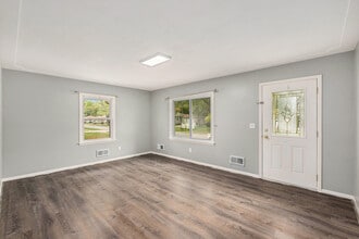 4490 Blaine Ave SE in Kentwood, MI - Building Photo - Building Photo