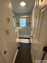 67 Wyman St, Unit 2 in Waban, MA - Foto de edificio - Building Photo