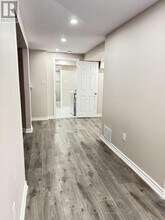 36 Foothill St in Whitby, ON - Building Photo - Building Photo