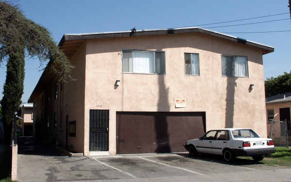 3555 Platt Ave in Lynwood, CA - Building Photo